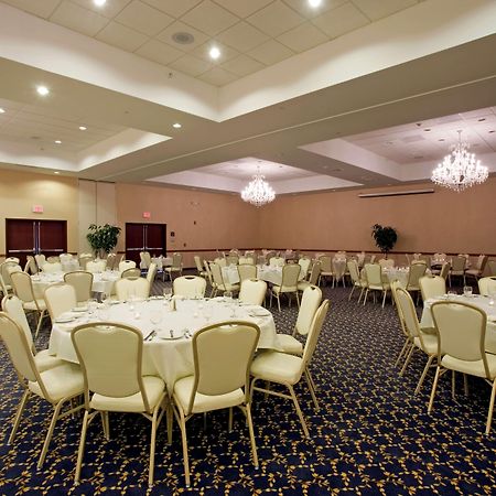 Best Western Plus Ticonderoga Ресторан фото