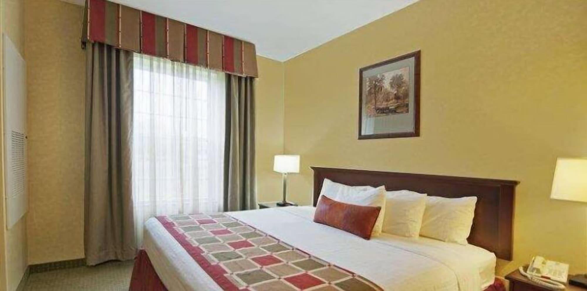 Best Western Plus Ticonderoga Номер фото